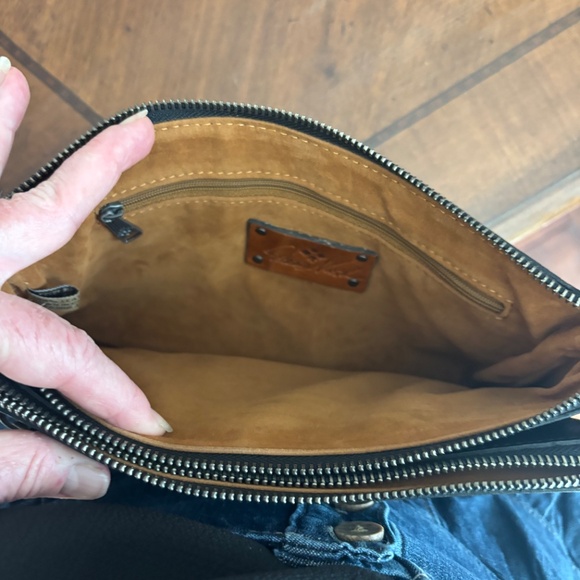 Patricia Nash Black Leather Double Zip Crossbody Bag - Picture 3 of 6